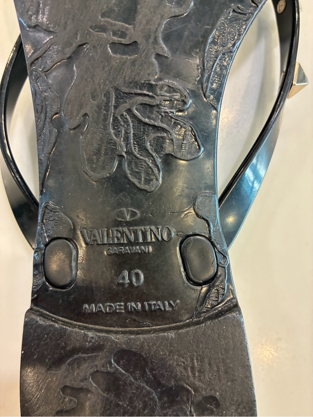 Valentino Black Jelly Bow Rockstud Flat Sandals - Picture 3 of 3